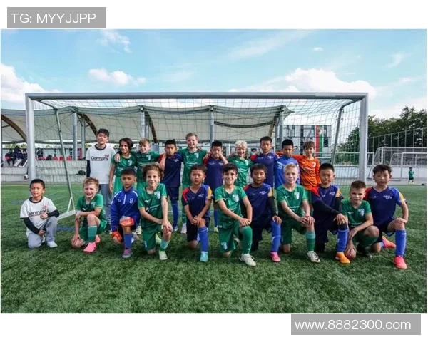 足球明星慈善赛在中国盛大举行助力贫困儿童健康成长与梦想实现